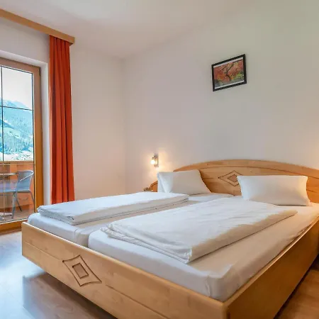 Plush With Mountain Views Lejlighed