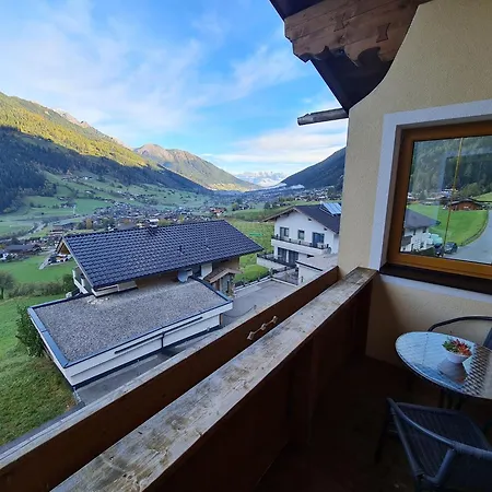 Apartment Plush With Mountain Views *