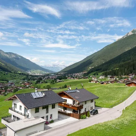 In Neustift Near Lift ノイシュティフト・イム・シュトゥーバイタール
